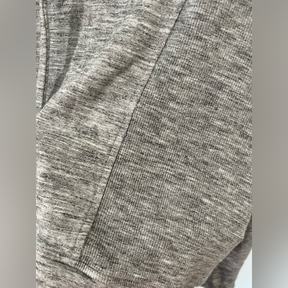 LIKE NEW Athleta Women’s Cowl Neck Sweatshirt - Marl Grey Heather - Size: MP - Picture 7 of 9